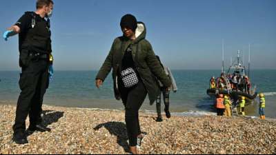 Frankreich fordert Verhandlungen mit England im Fl&uuml;chtlingsstreit
