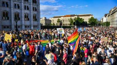Proteste gegen geplantes Verbot von "Werbung" f&uuml;r Homosexualit&auml;t in Ungarn