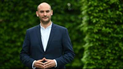 Gr&uuml;ner Landesfinanzminister Bayaz findet Verm&ouml;gensteuer "schwierig"