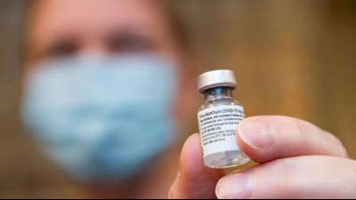 Kritik an Impfstrategie der Bundesregierung rei&szlig;t nicht ab