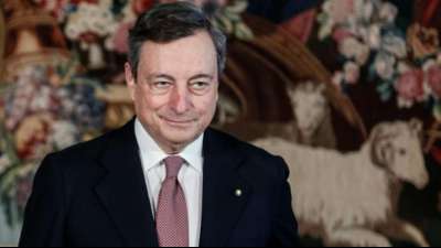 Merkel und von der Leyen gratulieren Draghi