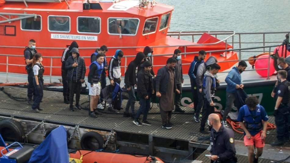 Drei Vermisste nach versuchter Kajak-&Uuml;berfahrt von Migranten auf dem &Auml;rmelkanal