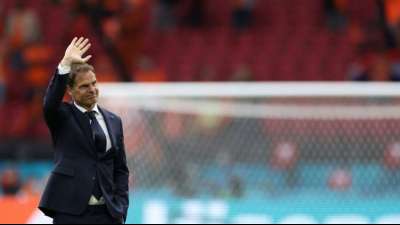 Nach Achtelfinal-Aus: Bondscoach de Boer tritt zur&uuml;ck