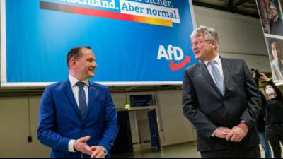 AfD-Parteitag in Dresden begonnen - K&uuml;r der Spitzenkandidaten als offene Frage