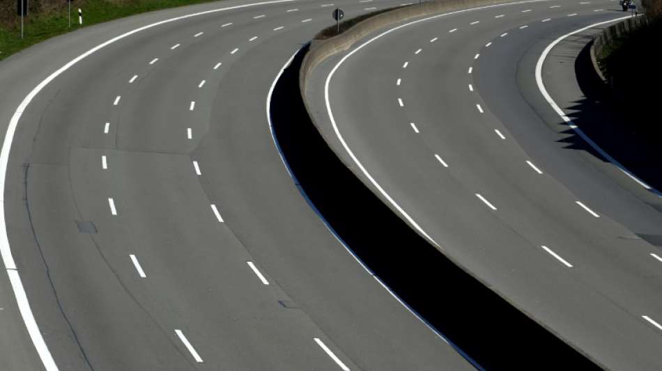 Verschiebung von fast tausend Meter langer Lennetalbr&uuml;cke in NRW begonnen