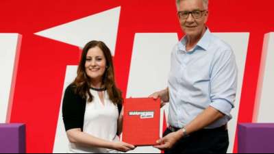 Linke bekr&auml;ftigt Anspruch auf Regierungsbeteiligung