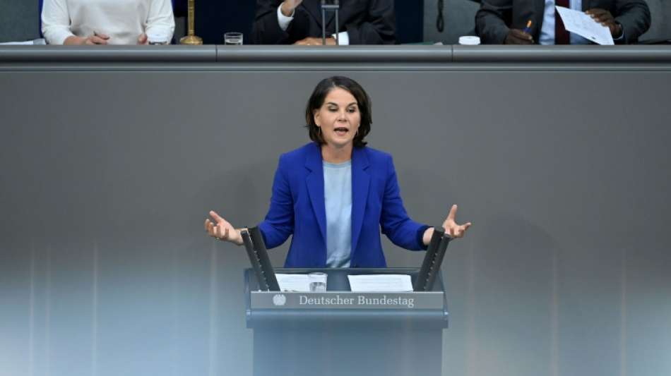 Baerbock greift im Bundestag Union und SPD wegen Klimaschutz an