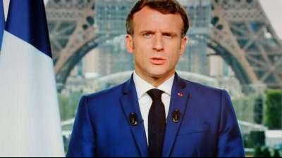 Macron will umstrittene Rentenreform wieder angehen