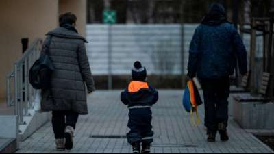Mehr als 5300 Kriegsfl&uuml;chtlinge aus Ukraine in Deutschland eingetroffen