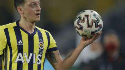 Kn&ouml;chelverletzung: Lange Pause f&uuml;r Fu&szlig;ballspieler Mesut &Ouml;zil