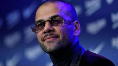 Fu&szlig;ball: Barca zahlt Dani Alves nur 155.000 Euro - im Jahr
