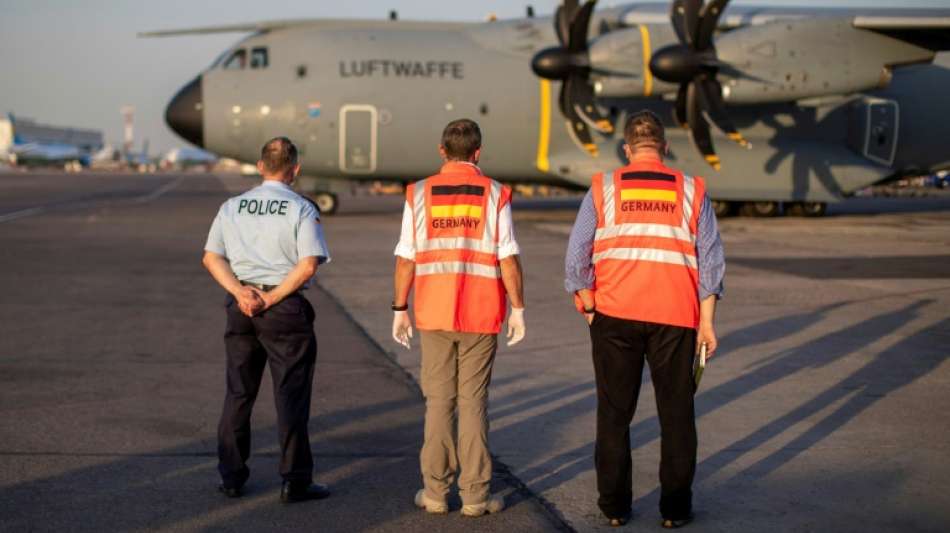 Bundeswehr bringt Hilfsg&uuml;ter zum Kabuler Flughafen