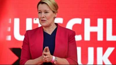 Einigung auf Koalitionsvertrag f&uuml;r rot-gr&uuml;n-rote Landesregierung in Berlin