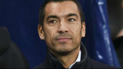 Van Bronckhorst neuer Teammanager der Glasgow Rangers