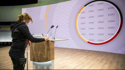 CDU-Delegierte entscheiden &uuml;ber neuen Parteichef