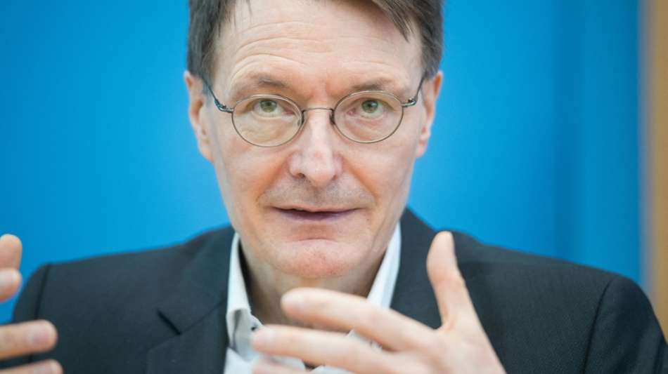 Lauterbach erneuert Kritik: UEFA f&uuml;r Corona-Tote verantwortlich
