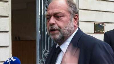 Paris: Frankreichs Justizminister Dupond-Moretti vor Gericht