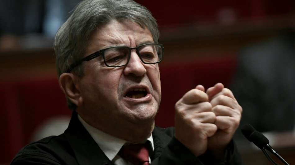Linker Pr&auml;sidentschaftskandidat M&eacute;lenchon l&auml;dt zu parf&uuml;miertem Wahlkampftreffen