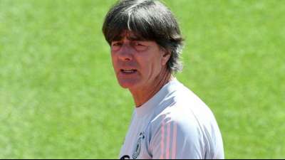 L&ouml;w zu Regenbogen: "Wichtig, dass diese Werte gelebt werden"