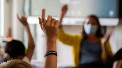 Zahl der Kinder in Hartz-IV-Bedarfsgemeinschaften kaum zur&uuml;ckgegangen