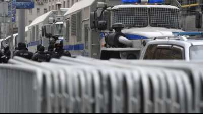 Fast 200 Menschen bei Nawalny-Demonstrationen festgenommen