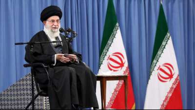 Chamenei beharrt auf Aufhebung von US-Sanktionen vor R&uuml;ckkehr zu Atomabkommen