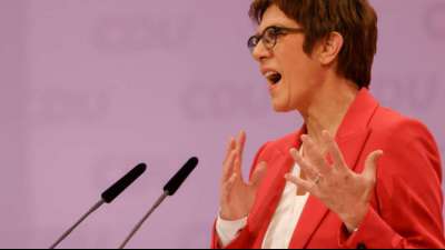 Kramp-Karrenbauer h&auml;lt Afghanistan-Abzug Ende April f&uuml;r wenig wahrscheinlich