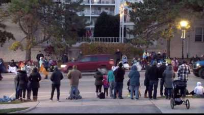 Mann nach t&ouml;dlicher Fahrt in US-Weihnachtsparade des f&uuml;nffachen Mordes beschuldigt