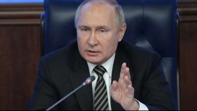 Kreml: Putin fordert in erstem Telefonat mit Scholz "ernsthafte" Sicherheitsgespr&auml;che
