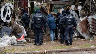 Geistlose Autonome und 76 Festnahmen bei "K&ouml;pi"-R&auml;umung