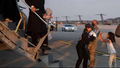 Mehr als tausend Menschen aus Afghanistan in Ramstein gelandet