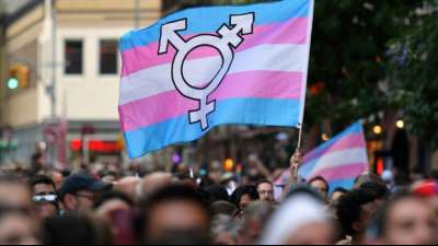 Gericht in Texas stoppt Verfahren gegen Familie von minderj&auml;hriger Transgender