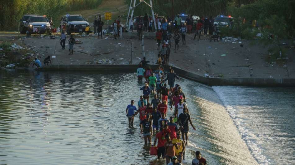 USA setzen angesichts von Drama an mexikanischer Grenze auf mehr Abschiebefl&uuml;ge