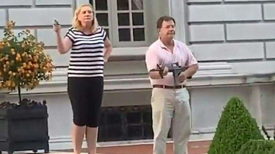 US-Paar wegen Z&uuml;ckens von Waffen gegen Anti-Rassismus-Demonstranten verurteilt 