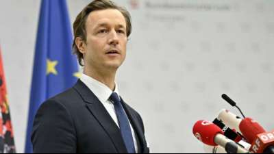 Hausdurchsuchung beim &ouml;sterreichischen Finanzminister Bl&uuml;mel