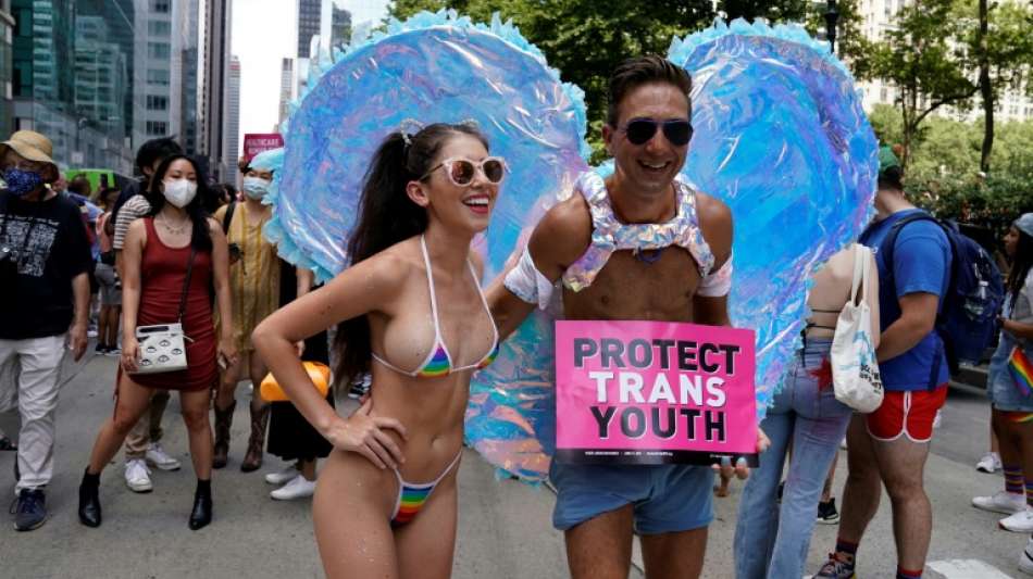 Tausende Menschen bei alternativer Queer-Parade in New York