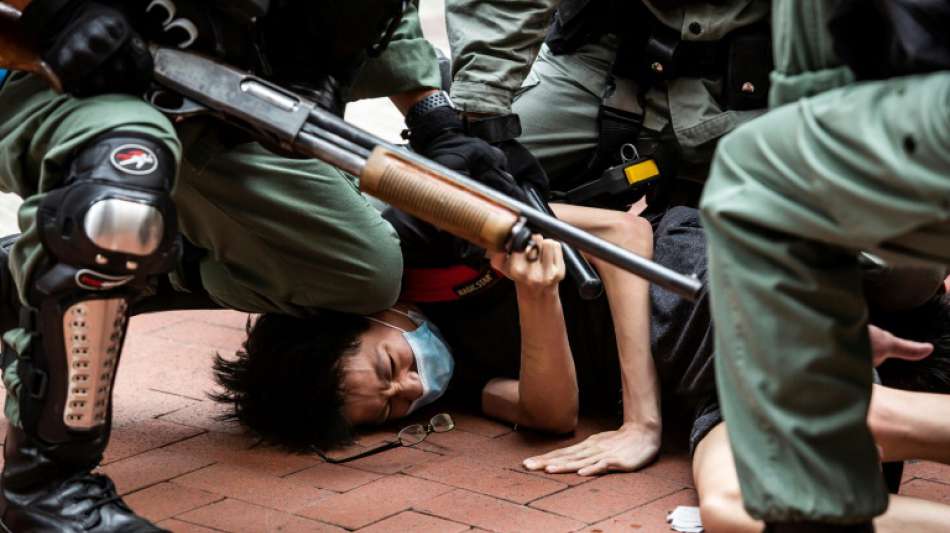 Prügelattacke auf Anwalt bei Protesten gegen neues Sicherheitsgesetz in Hongkong