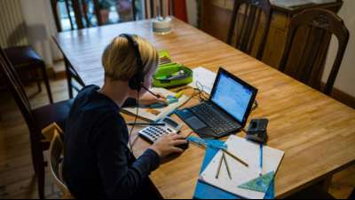 Karliczek fordert "gro&szlig;es Programm" f&uuml;r benachteiligte Sch&uuml;ler in der Pandemie