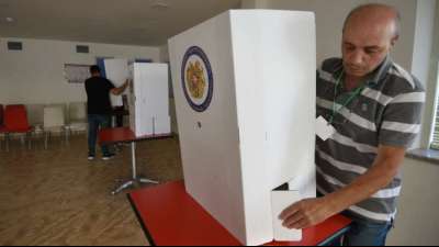 Parlamentswahl soll Armenien nach Niederlage gegen Aserbaidschan wieder vereinen