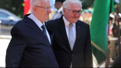 Steinmeier in Jerusalem von Israels Pr&auml;sident Rivlin empfangen