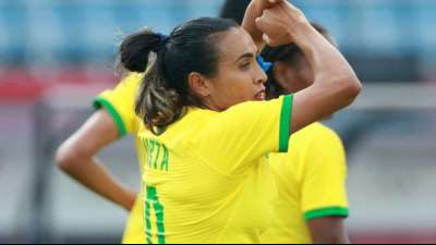 Pele adelt Marta: "Viel mehr als eine Fu&szlig;ballerin"