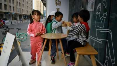 China lockert strenge Zwei-Kind-Politik und erlaubt Paaren drei Kinder
