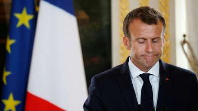 Macron erkl&auml;rt Pr&auml;sidentschaftskandidatur in Brief an Franzosen