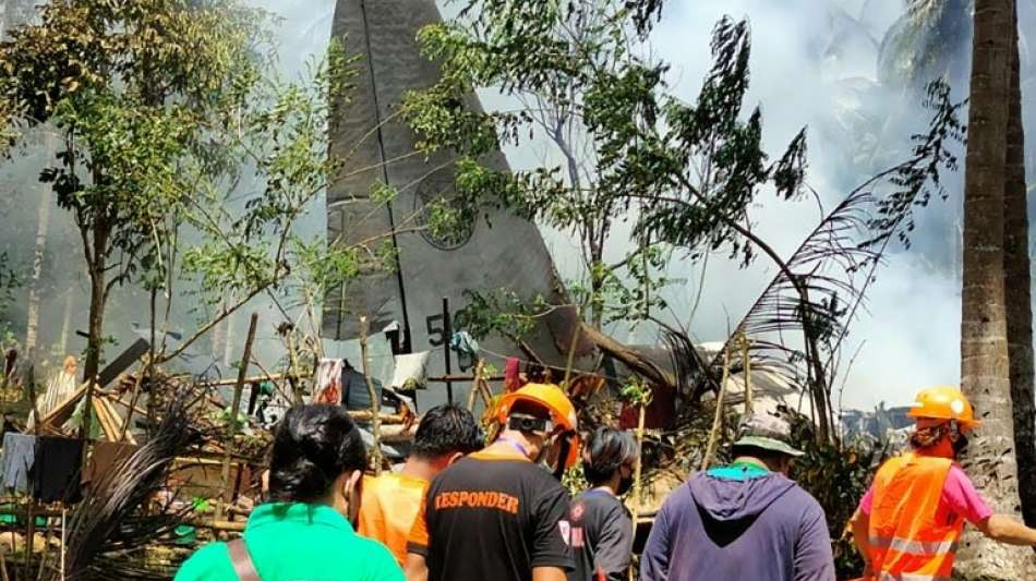 Zahl der Toten nach Absturz von philippinischem Milit&auml;rflugzeug auf 50 gestiegen