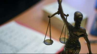 Durchsuchungen bei fr&uuml;herem SPD-Politiker Kahrs in Hamburg wegen Cum-Ex-Skandal