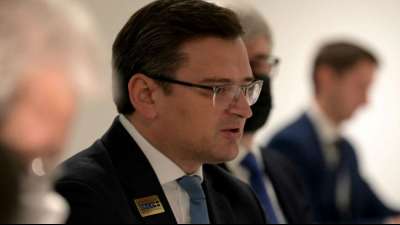 Ukraine fordert von Baerbock Demonstration von St&auml;rke gegen&uuml;ber Russland