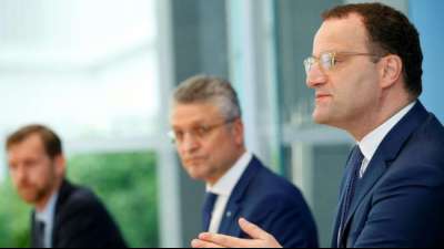 Infektiologe: Dritte Corona-Impfung f&uuml;r bestimmte Menschen ratsam