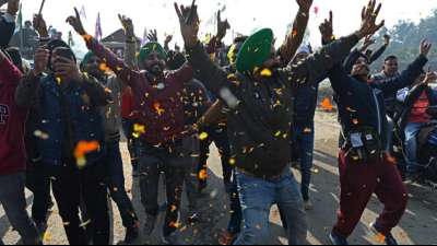 Indiens Bauern verlassen nach monatelangen erfolgreichen Protesten Neu Delhi
