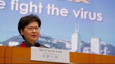 Quarant&auml;ne f&uuml;r Hongkongs Innenminister nach Besuch von Party