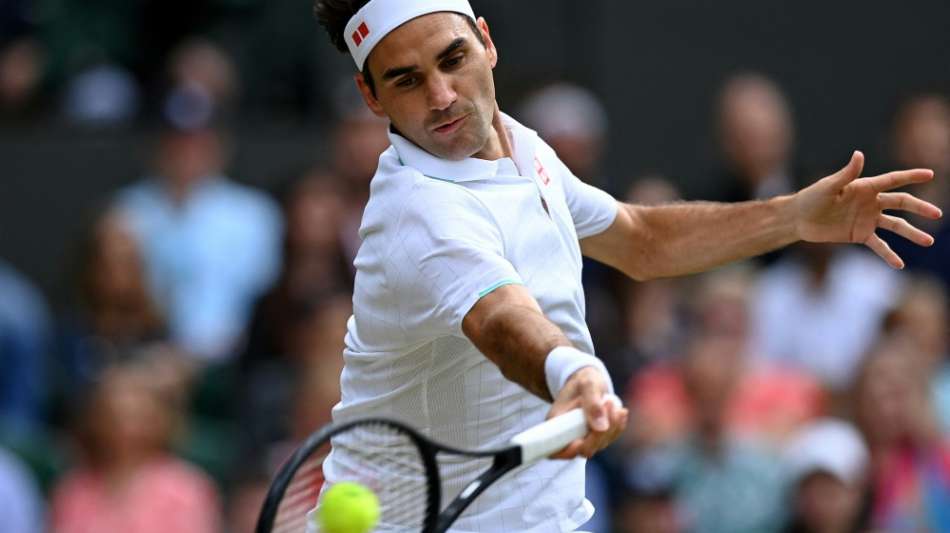 Federer versteigert Kleidung und Equipment